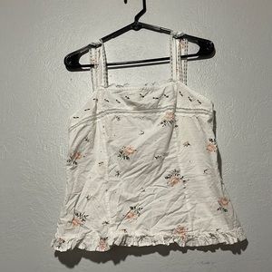 soft surroundings, white with flowers, size small